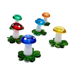 Pilz mit bunter Kappe auf Kleeblatt sort.