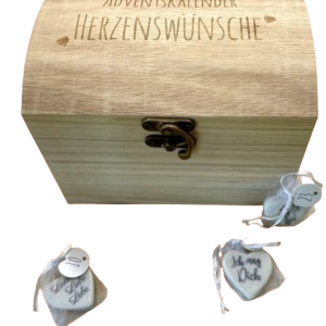 Adventkalender mit 24 Porzellanherzen
